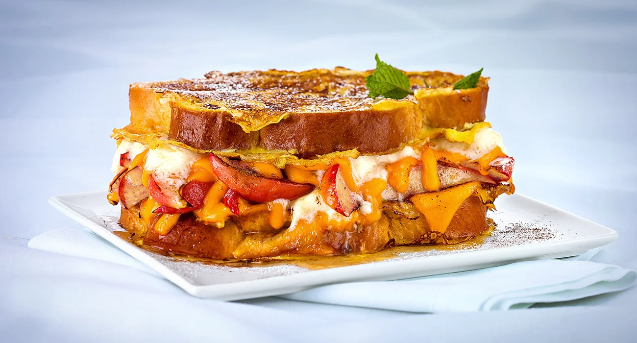http://www.grilledcheeseacademy.com/recipe/all-american - 2016 Winner