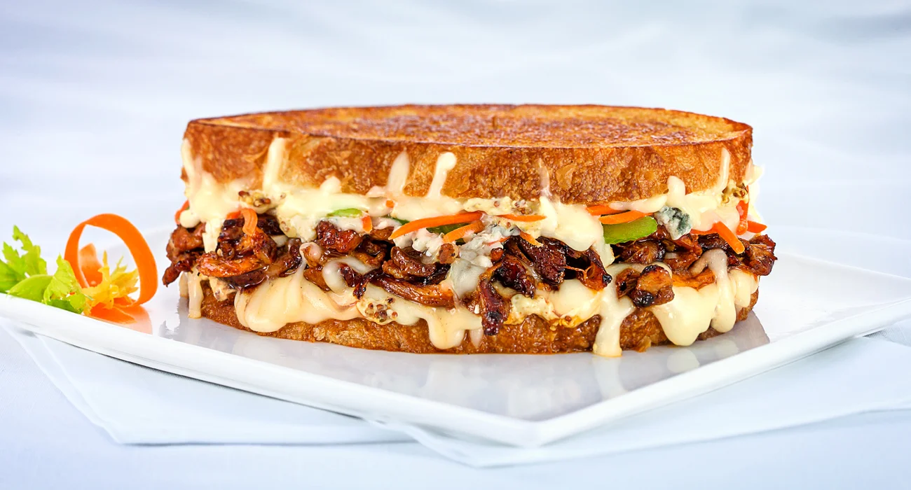 http://www.grilledcheeseacademy.com/recipe/sports-bar - 2015 Winner