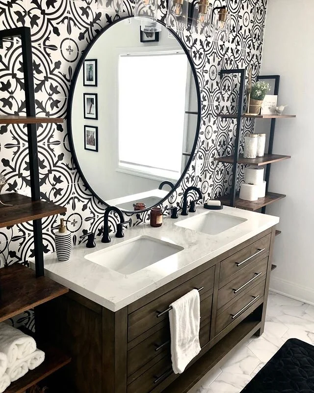 How gorgeous is this double sink #quartzcountertop in this #modernfarmhouse bathroom?! They even coordinated the shower niche! #remodelnj #bathroomsofinstagram #bathroomdesign #bathroomrenovation #bathroomsofinsta #blackandwhite #customcountertops #n