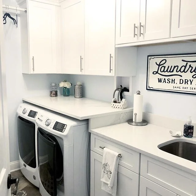 Who would love a laundry room like this? #customcountertops #quartzcountertops #laundryroommakeover