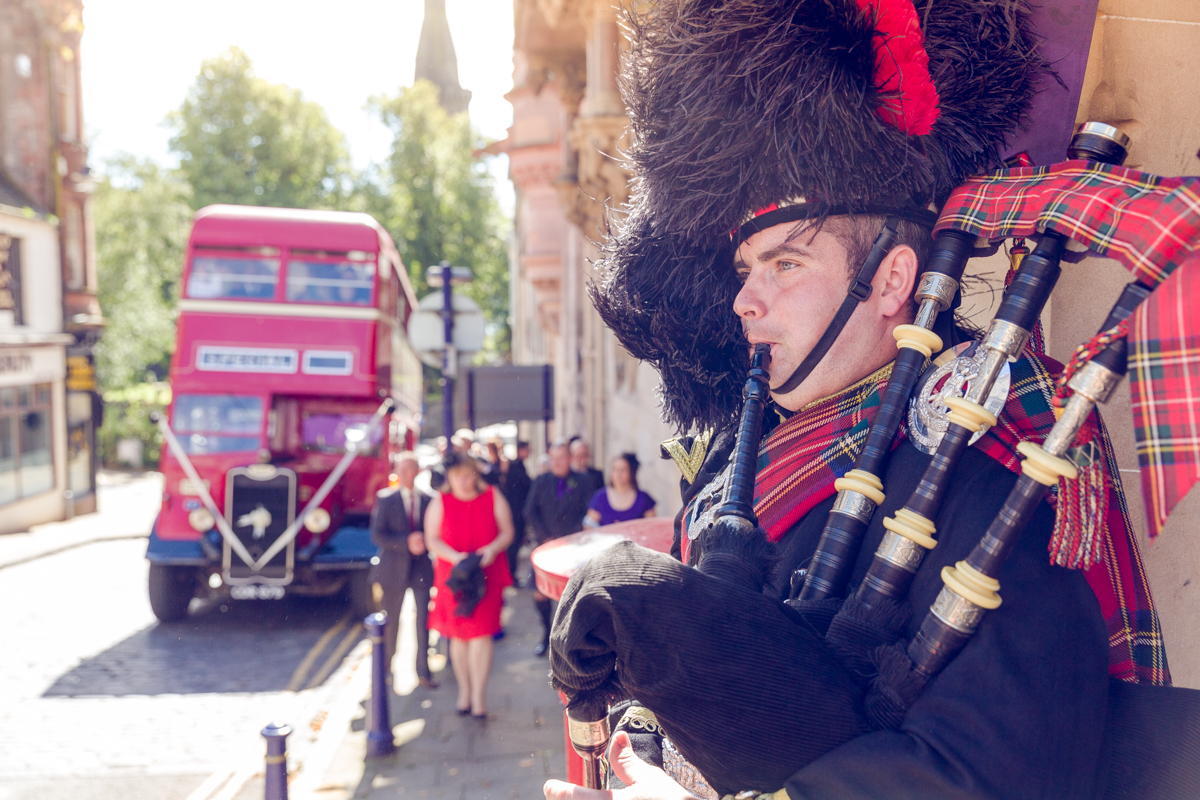 Dunfirmline-wedding-photos-Garvock-city-chambers-12.jpg