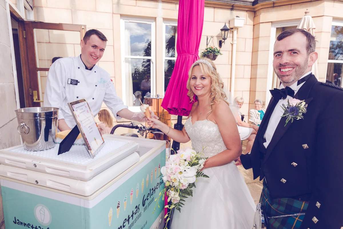 Dunfirmline-wedding-photos-Garvock-city-chambers-35.jpg