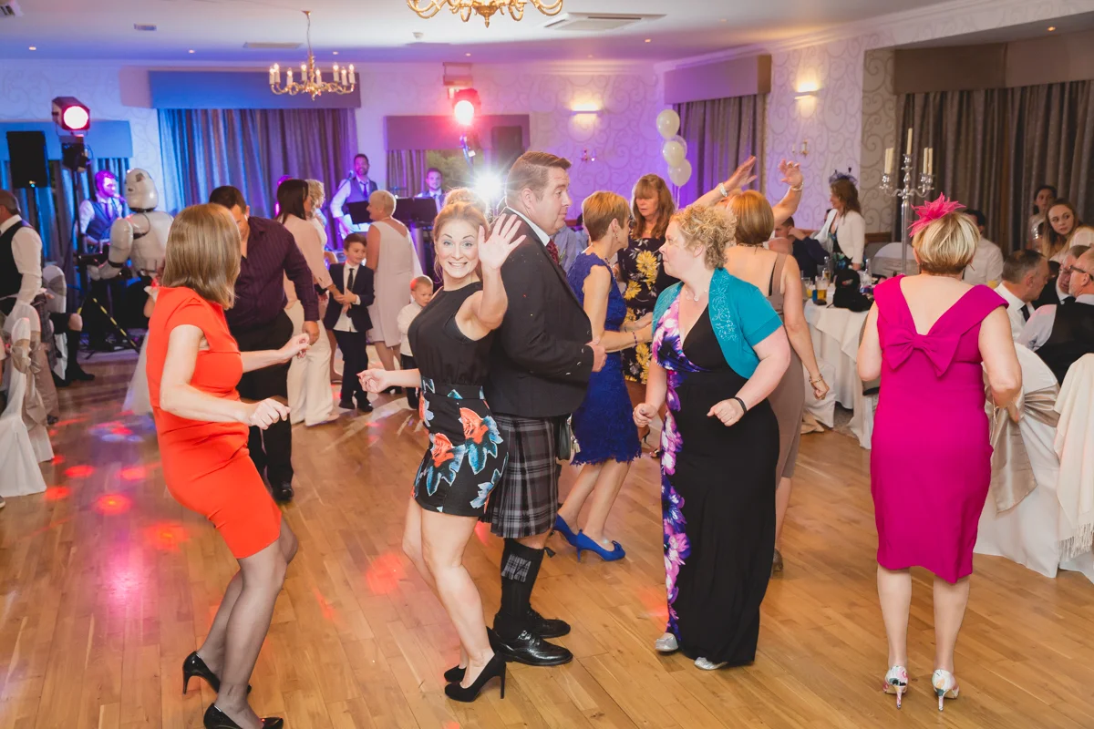Dunfirmline-wedding-photos-Garvock-city-chambers-45.jpg