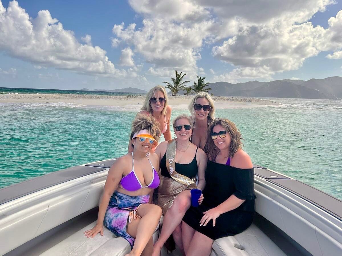 Ladies BVI boat trip!
Capt Molly and these ladies made for an all ladies crew today!
Alibi Boat Charters 

.
#virginislands #stjohn #stthomas#stjohn#BVI#beaches#disney#cruise#beachlife #kiteboarding #yoga #charterboats #boatrentalas #freediving #adve