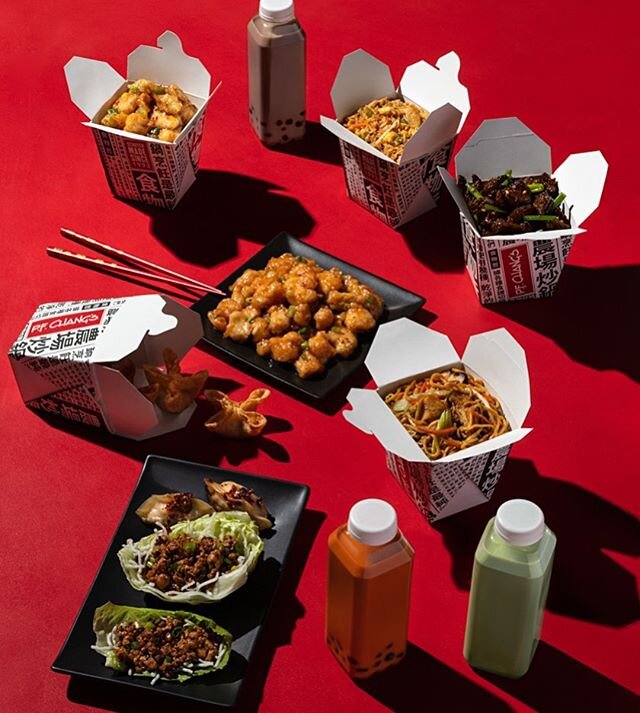 Time for takeout! Worked on this project a while back but it feels extra relevant these days. Looking forward to dining out again 🥡 #foodstylist #takeouttuesday #whatdayisitagain #foodphotography #phoenix 📸 @nmishano