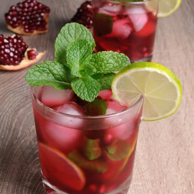 PomegranateSpritzerCocktail_0.jpg