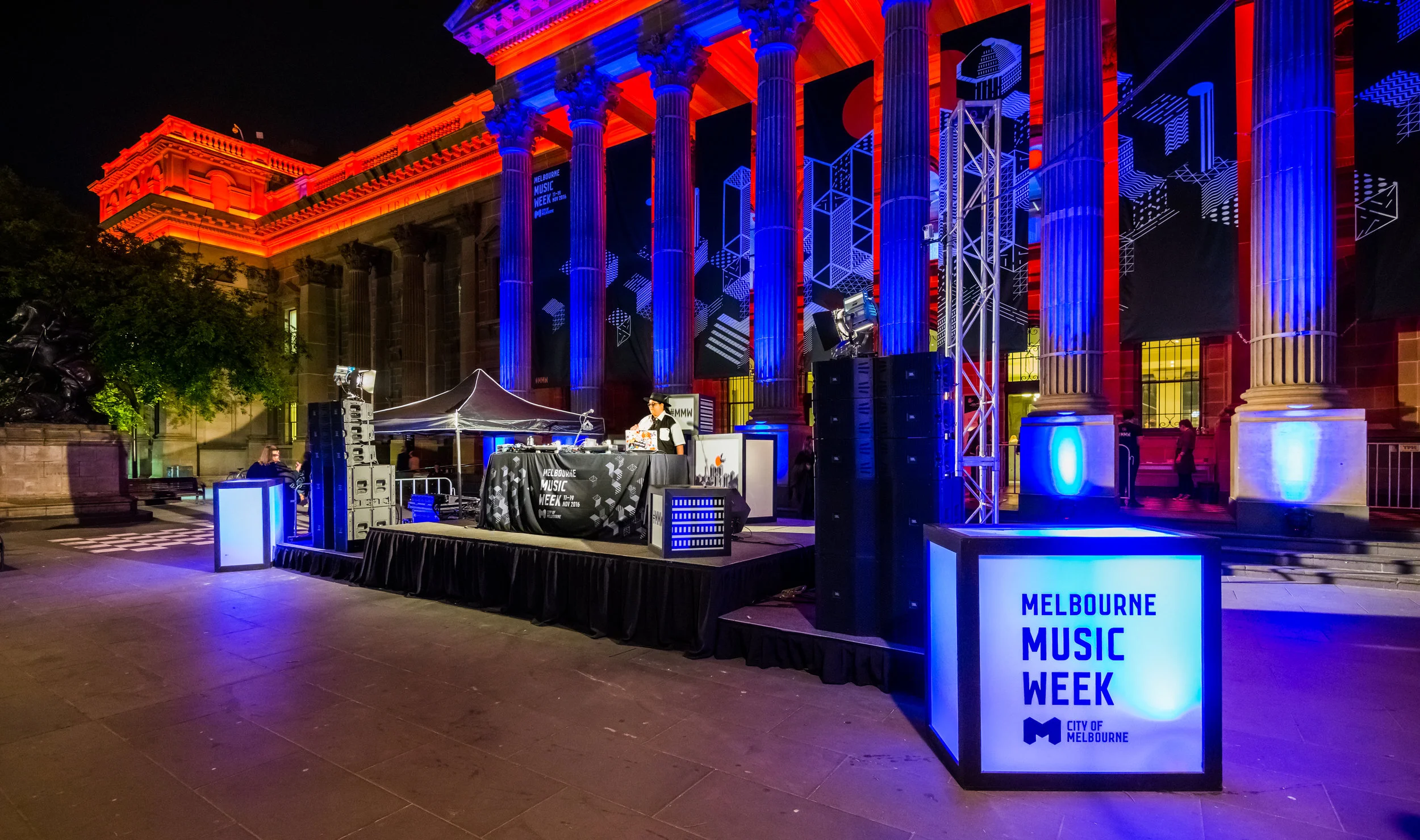 stewiedonn HR MMW-State-Library-Forecourt-55.jpg