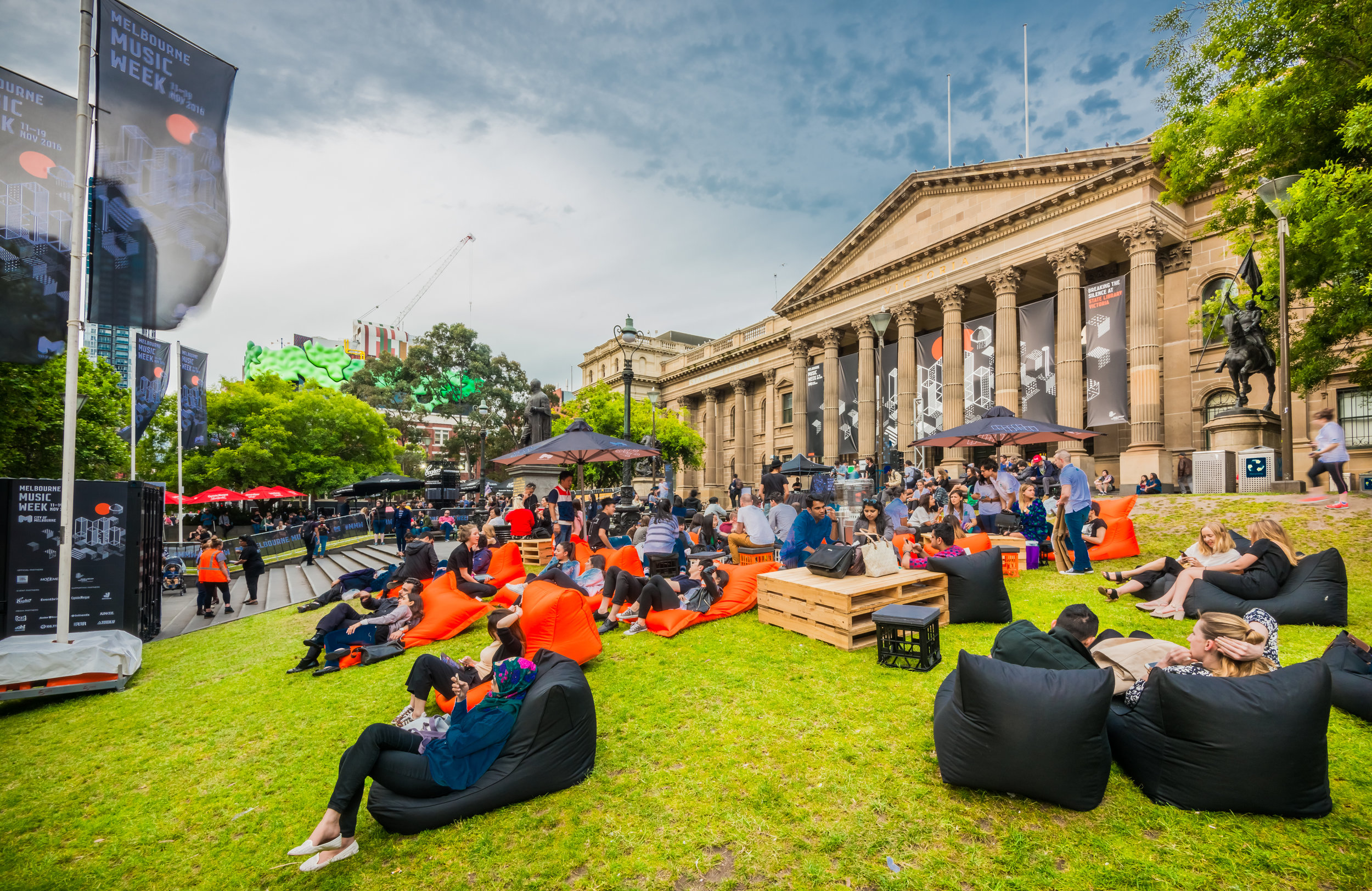 stewiedonn HR MMW-State-Library-Forecourt-8.jpg