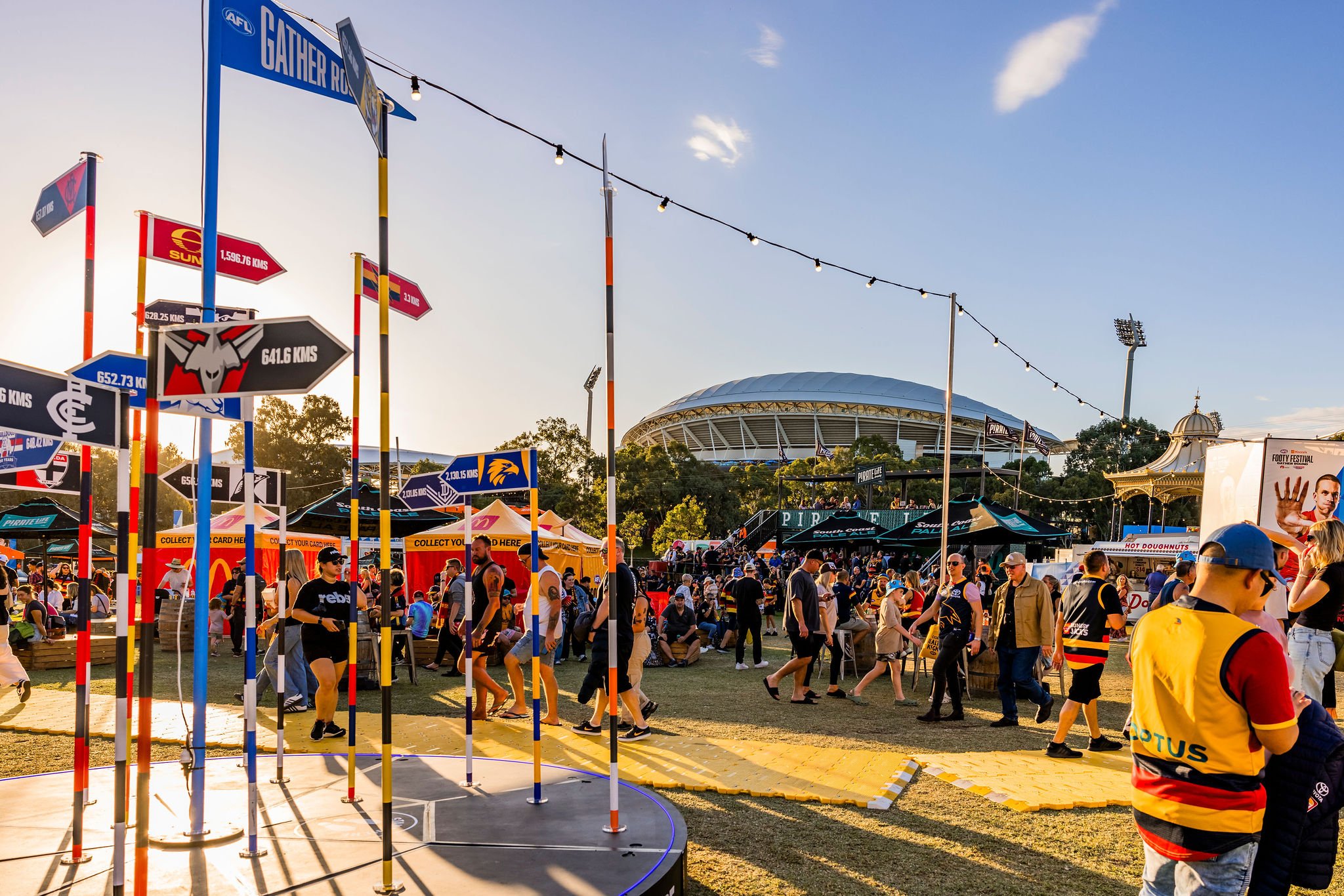 FrankieTheCreative-AdelaidePhotographer-SeekerAgency-GatherRound-Thur10Apr-46.jpg