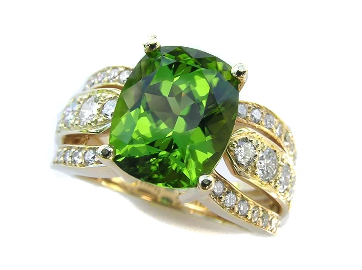 Peridot and 18k Gold Ring from The Gem Vault
