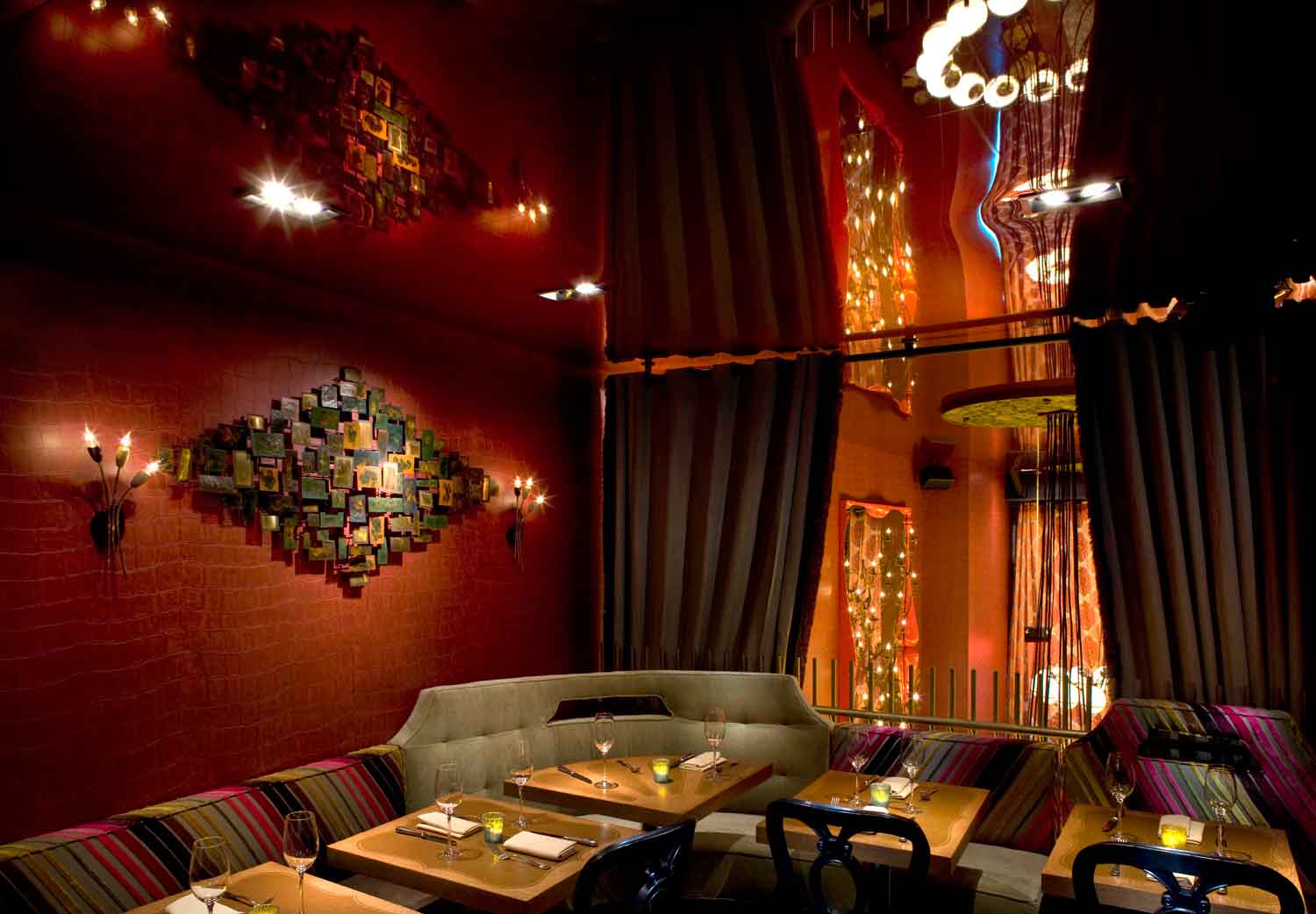 upstairs-dining-with-view-to-downstairs.jpg
