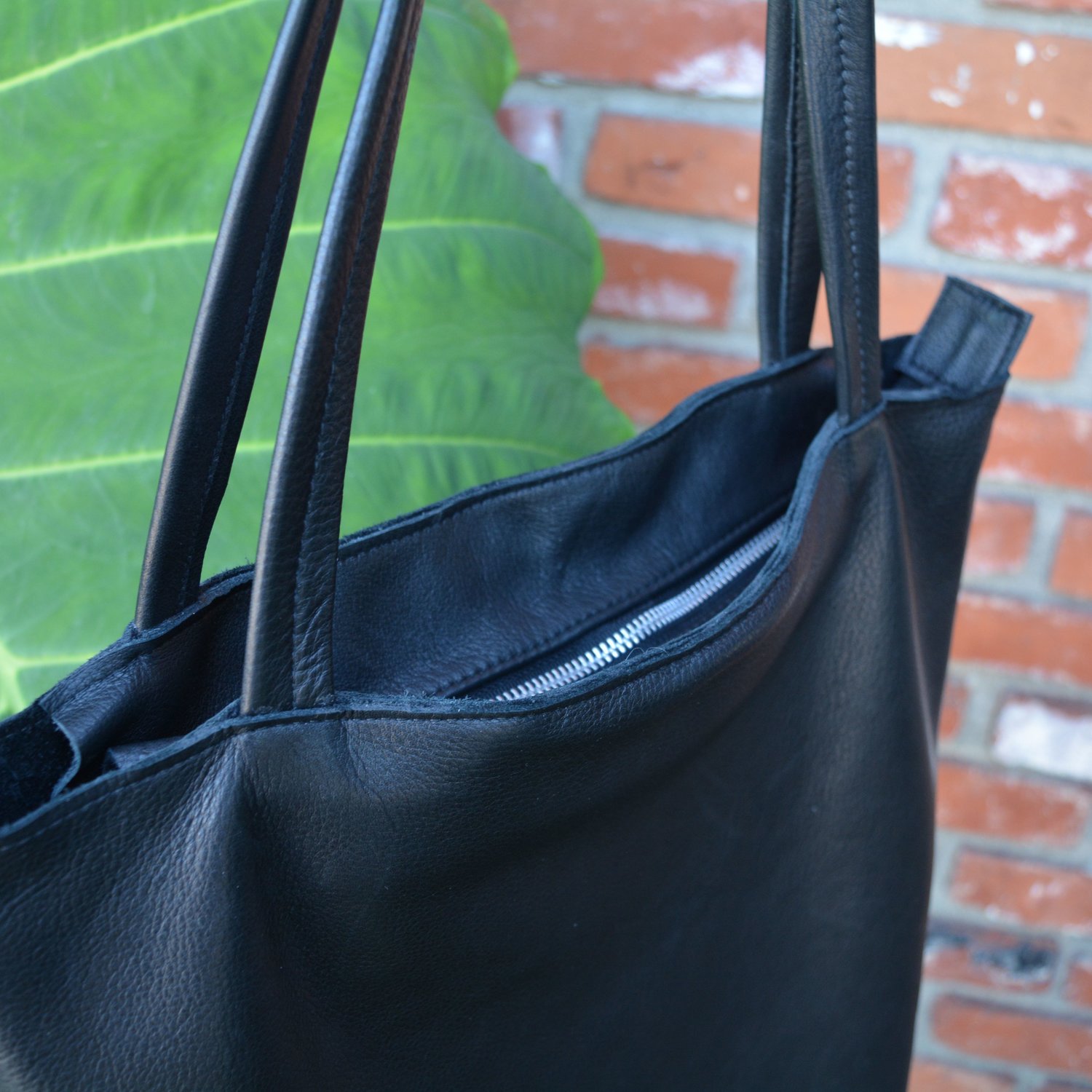 zip leather tote