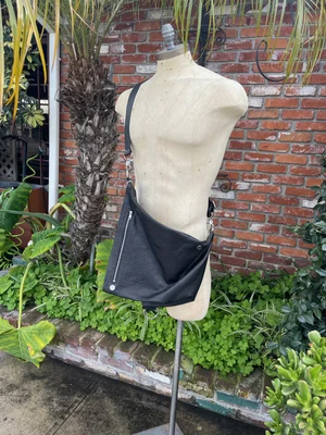 Bocci + Bii Leather Dark Brown Black Triangle Sling Backpack Convertible Bag Amazon.com: Womens Leather Convertible 7 Pocket Medium Size  main image 3