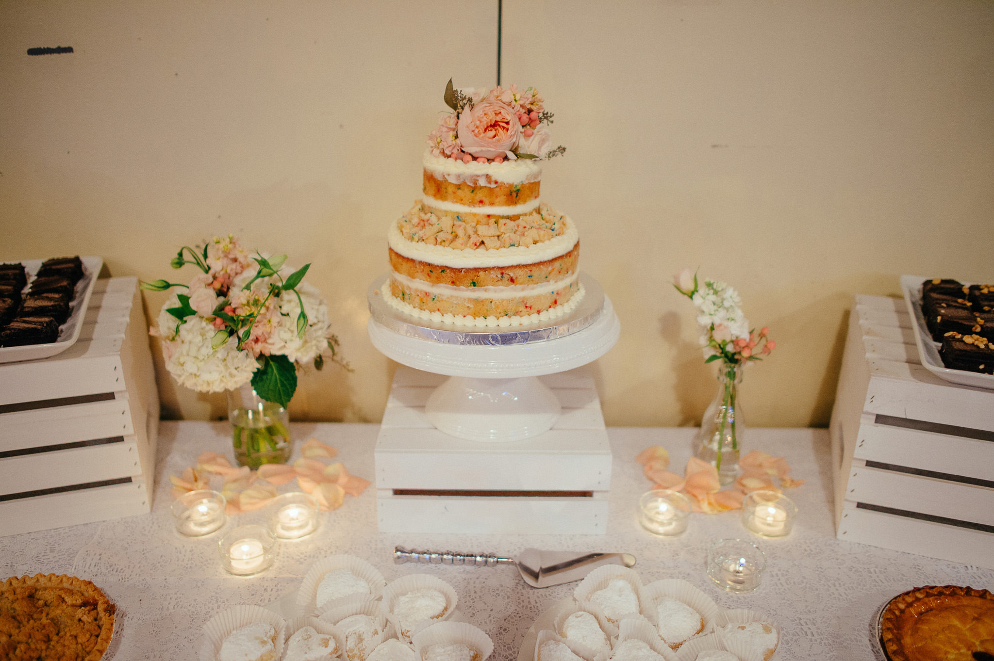 no icing wedding cake