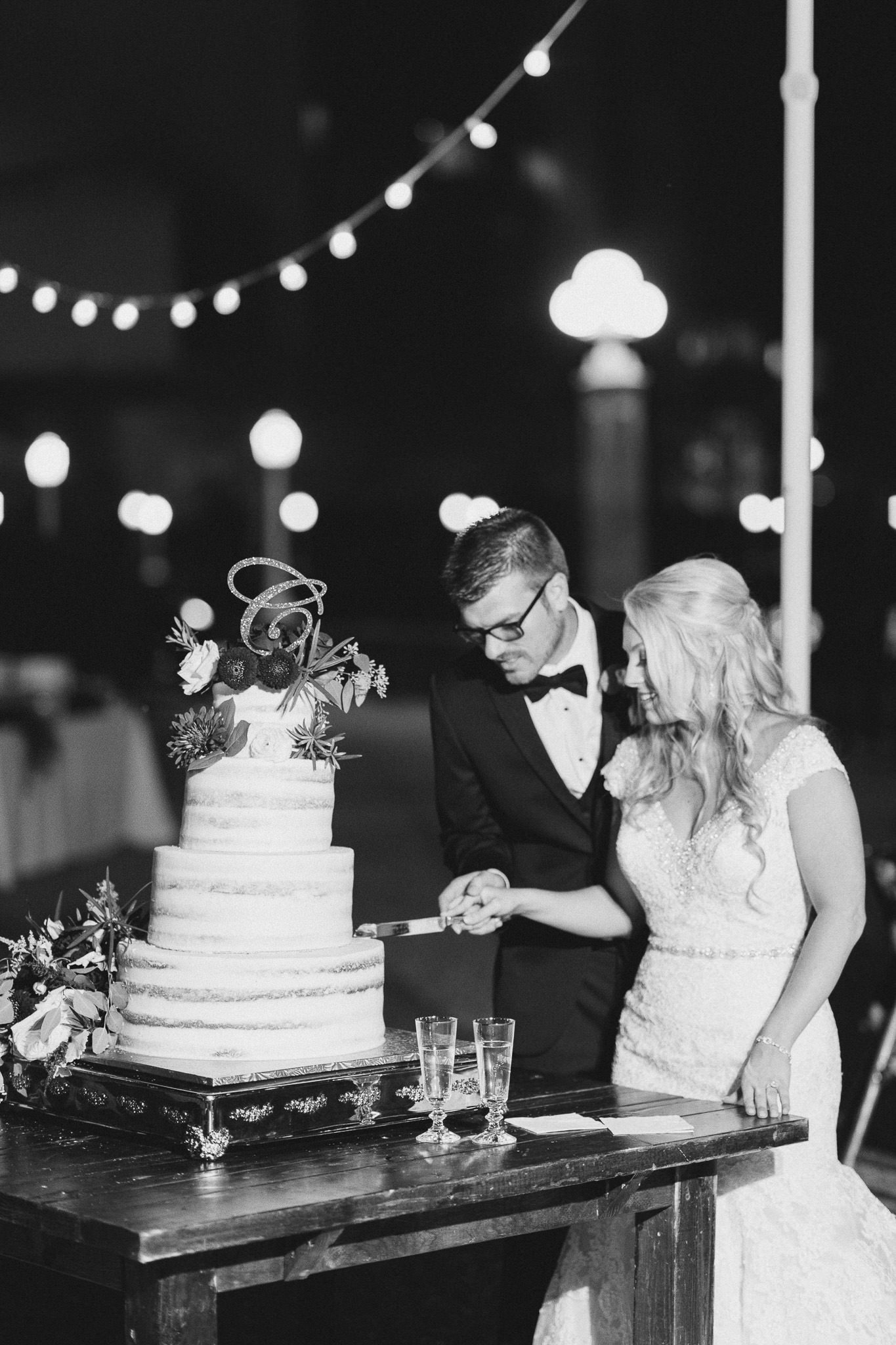 Elegant Downtown Lakeland Wedding around Lake Mirror