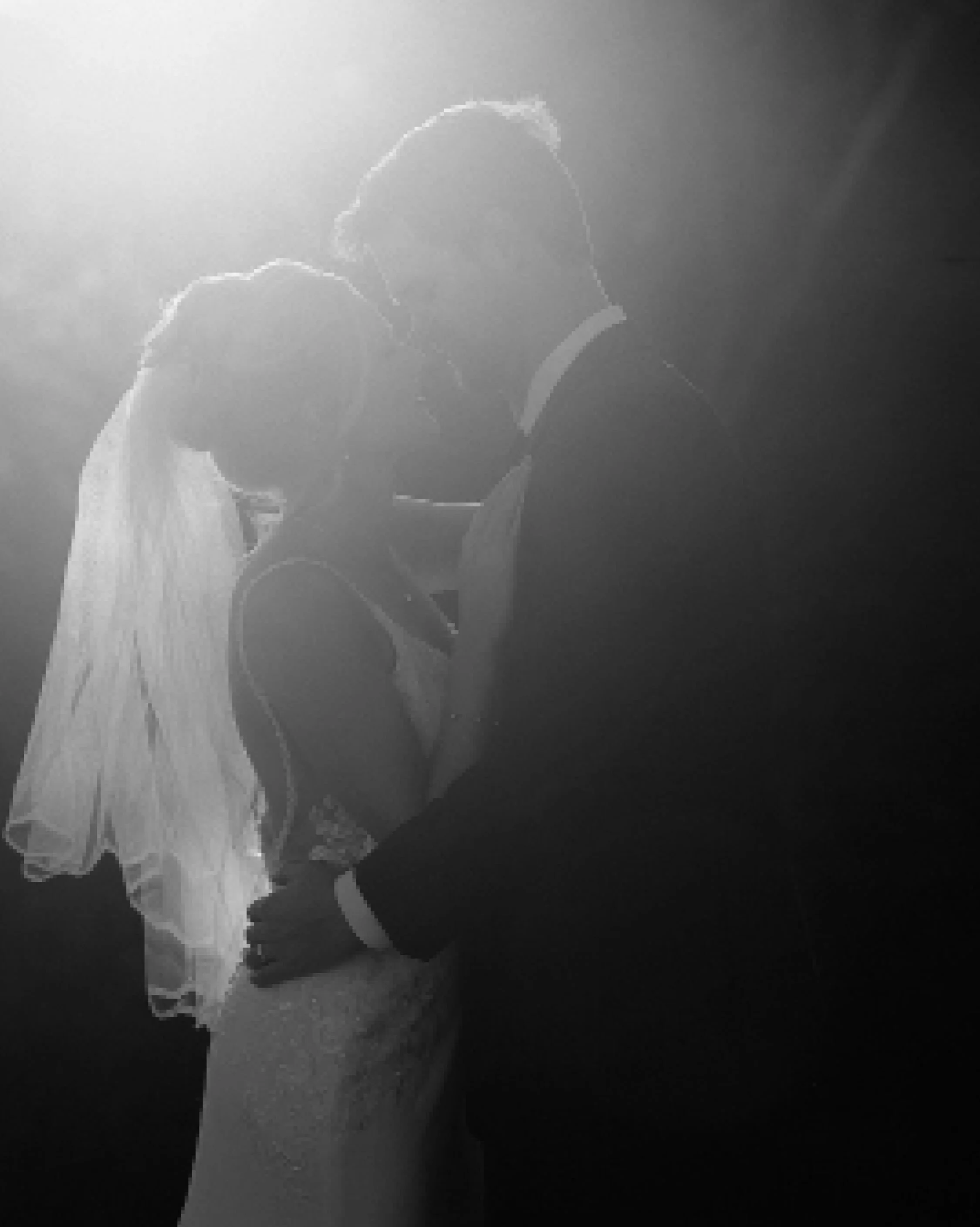 Black and white set from a wedding this past winter @davisislandsgcevents that hit the blog today. 

Link in the bio ✌️

Tampa Bay Wedding Photographer, Sunglow Photography, Davis Island Garden Club, Elegant Black and White Wedding Photos
