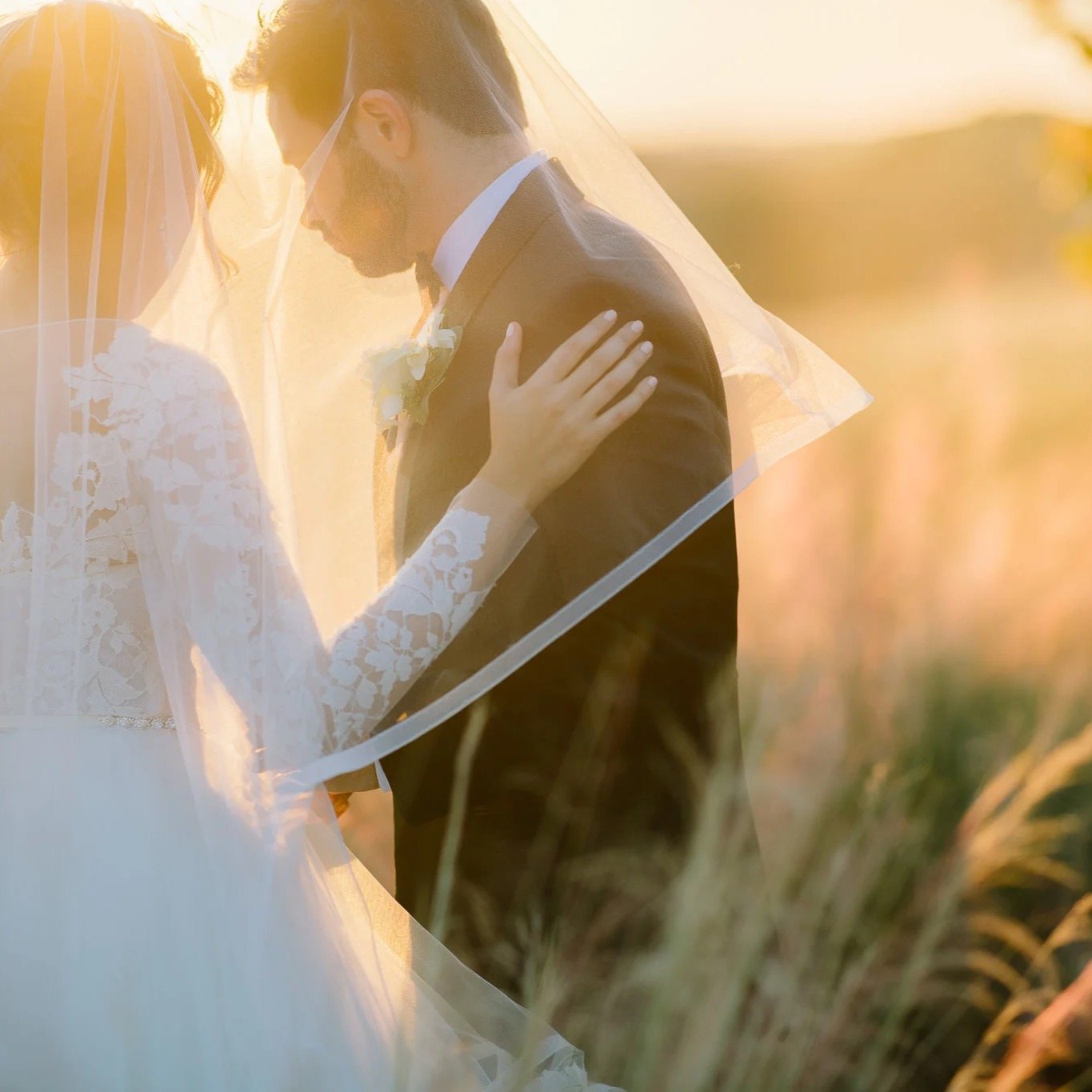 golden hour has a way of making everything feel like a secret just between you and your spouse. this is the kind of light that turns an ordinary moment into one you'll cherish forever.

#BellaCollinaWedding #OrlandoWeddingPhotographer #IntimateMoment