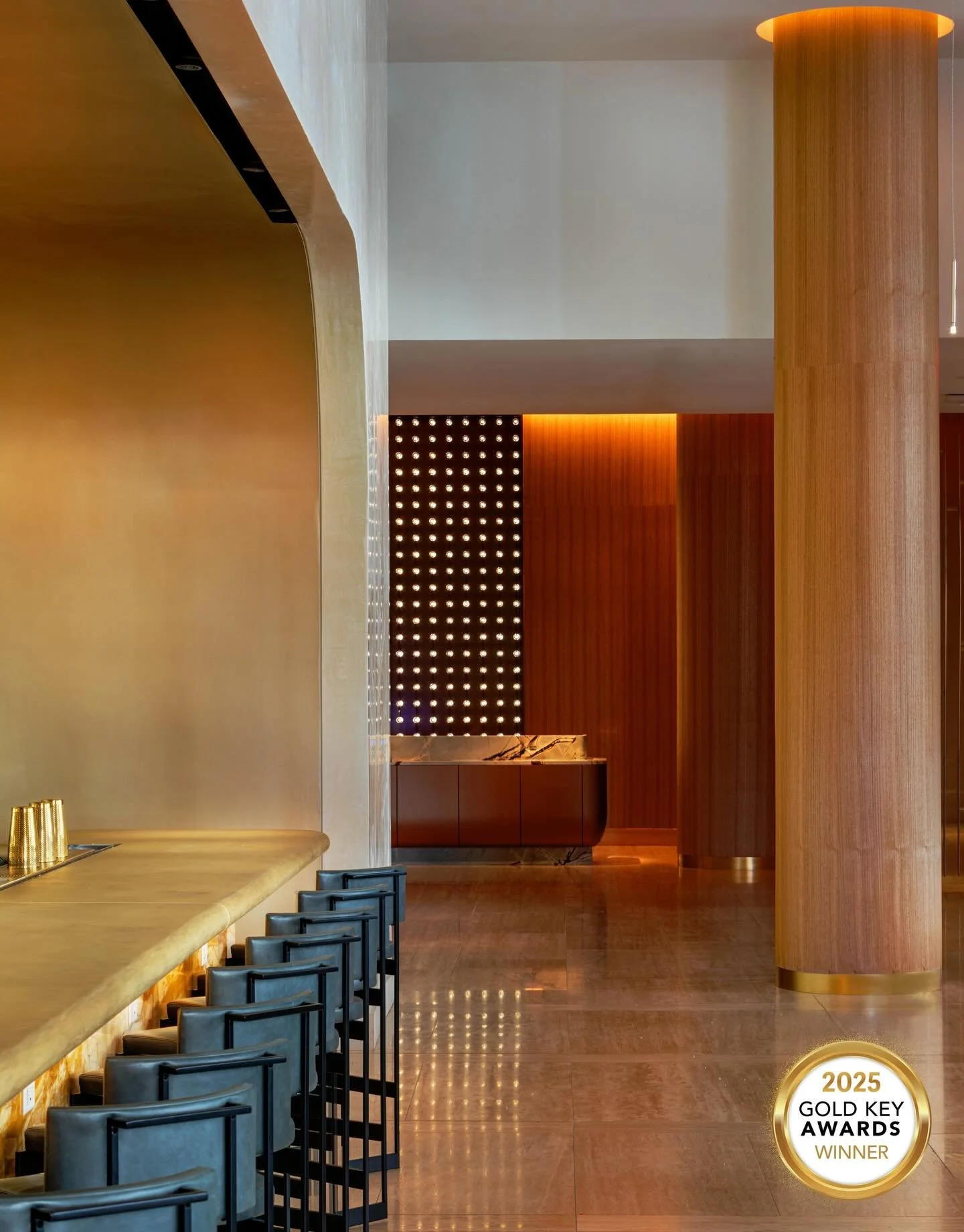 Another gorgeous shot of Gold Key Luxury Hotel Award Winner @waustin Such a fun project to work on!
📸: @michaelkleinbergphotography