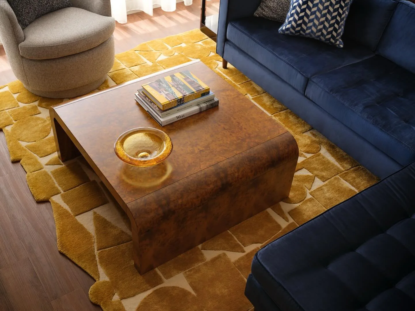 It's all about the details at @hotelpolaris_co - like this custom rug by @shopchandra 

📸 by @brandon_barre