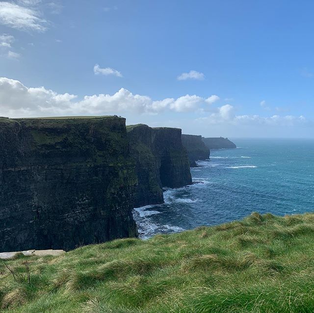 Cliffs of Moher (ie Cliffs of Braden). Finally for once there was sun during a visit. Just incredible and breathtaking.