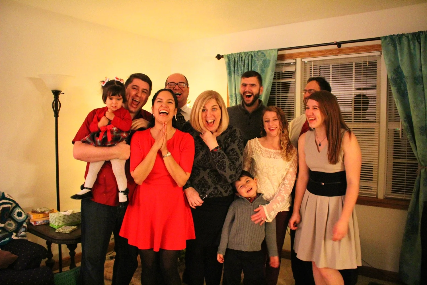 I love this photo of the family=) 