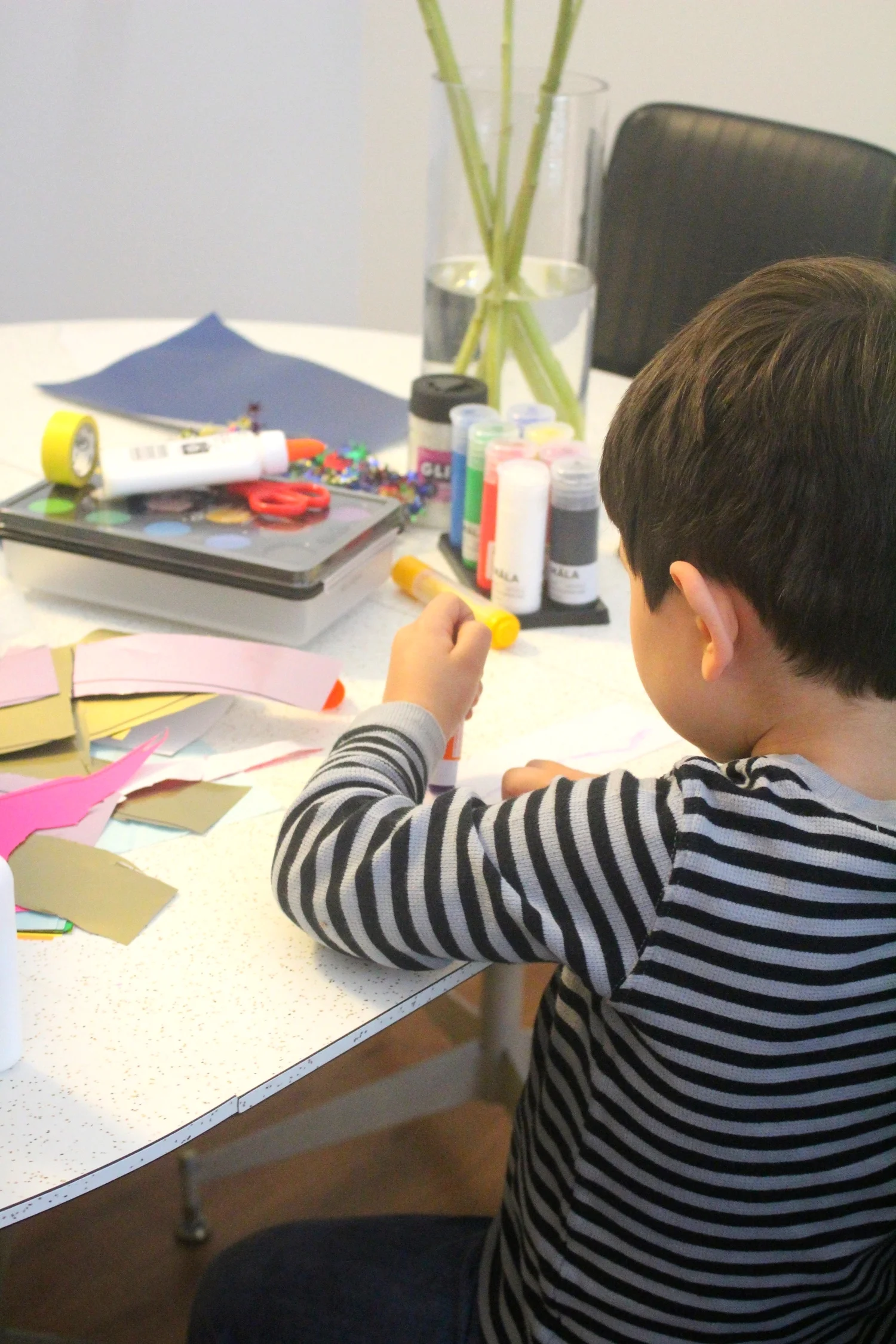 Glueing, glueing! 