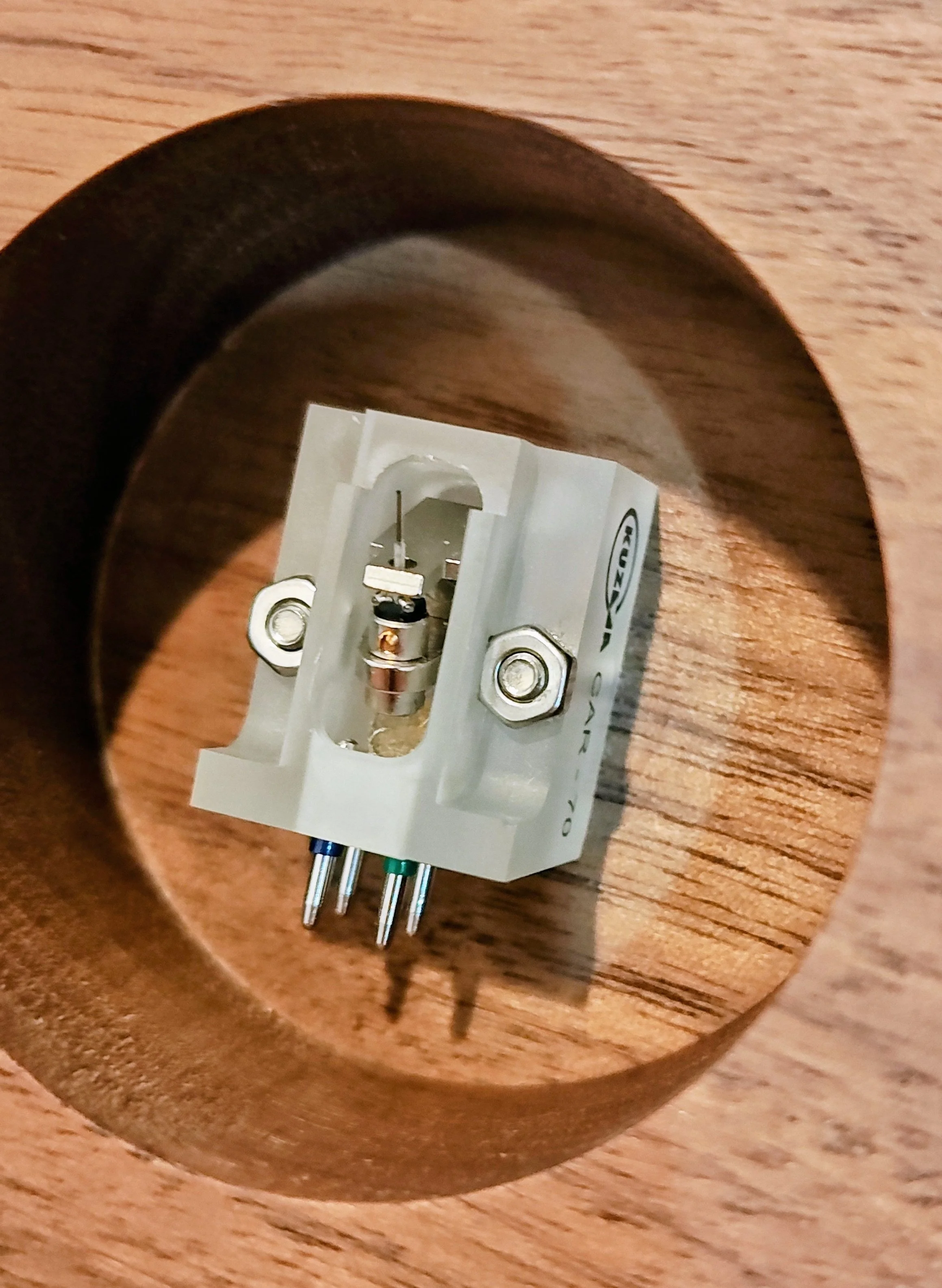 Kuzma CAR 70 Open Box 2.jpg