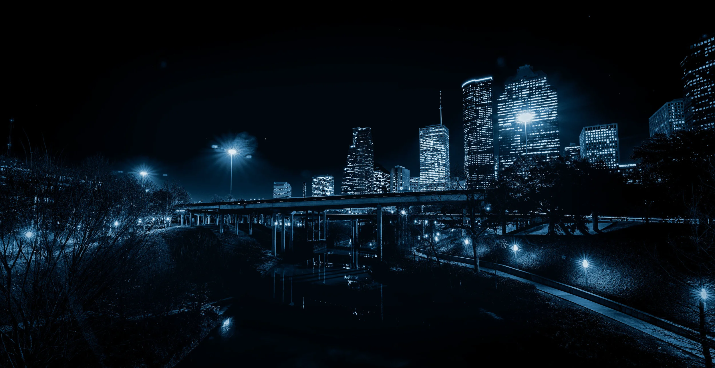 Blue city_night.jpg