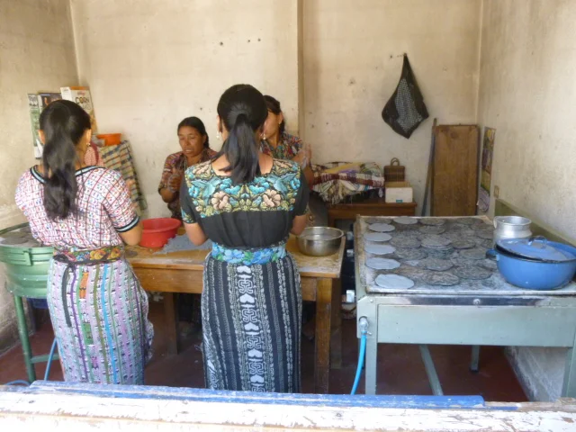 women_making_tortillas.jpg