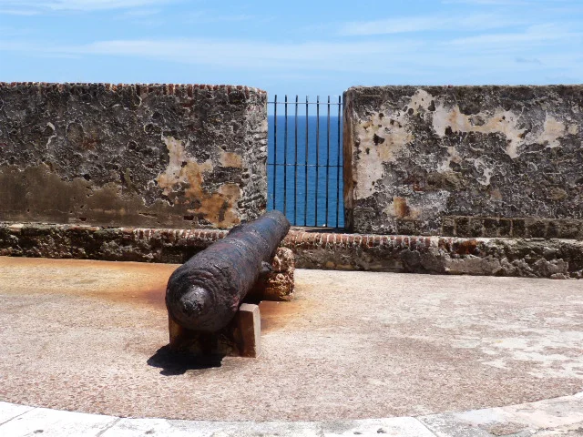 Cannon guarding against approaches from the sea