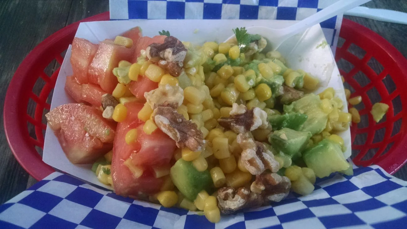 Add some light lime dressing and you're good to go! Hearts of palm are included, too.