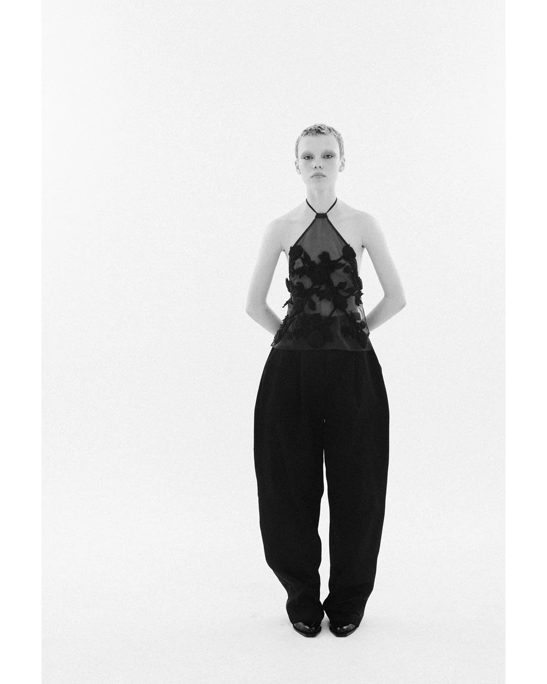Estelle with CHARLOTTE🖤
-
PHOTOGRAPHY  @dieglago
STYLED BY  @eleonoravittoriaa
MAKEUP BY  @fernandapazmua
@premiermodels 

#PLEIADES #PleiadesShoes #designershoes