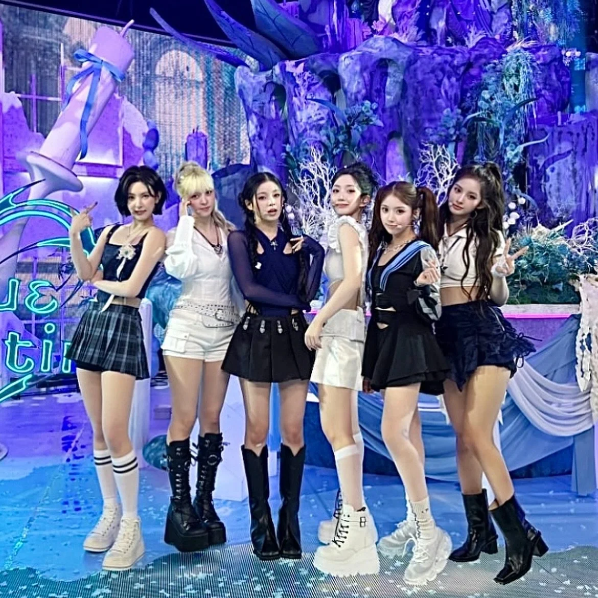 SULLYOON from @nmixx_official wearing CINDY ANKLE 60 boots for their performance during SBS 인기가요🩵💜🤍✨

#PLEIADES #PleiadesShoes #designershoes #nmi̇xx #nmixxsullyoon #엔믹스 #엔믹스설윤 #엔믹스설윤패션 #ankleboots #craftsmanship #consciousluxury #luxuryshoes #플레이