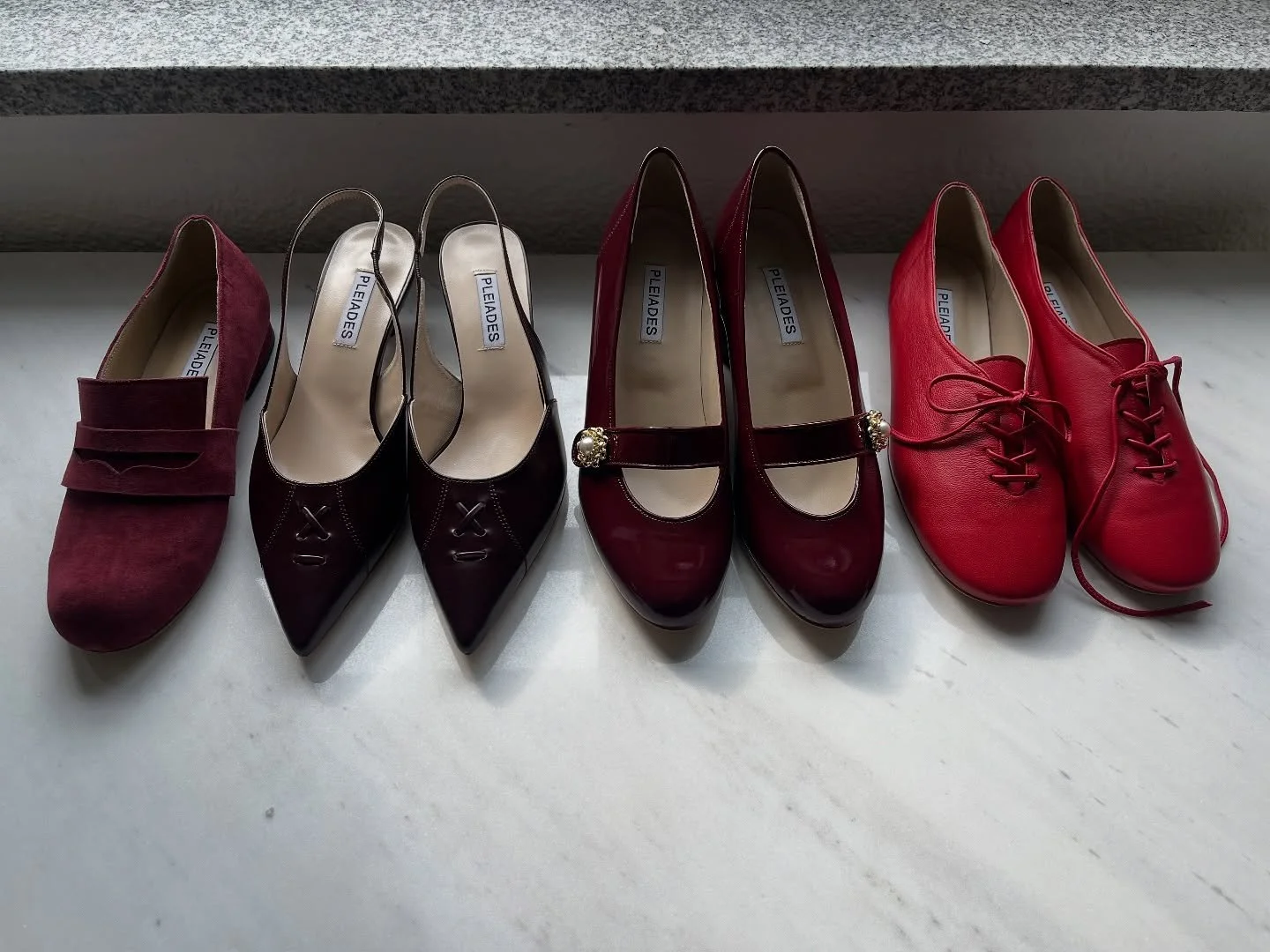 A glass of wine, cherries and strawberries🍷🍒🍓&hearts;️✨ to light up your autumn-winter season, through to the end of year!

&quot;The Red&quot; collection's first drop is available from our webstore, starting today.
What's your pick?

다가오는 겨울을 빛내 