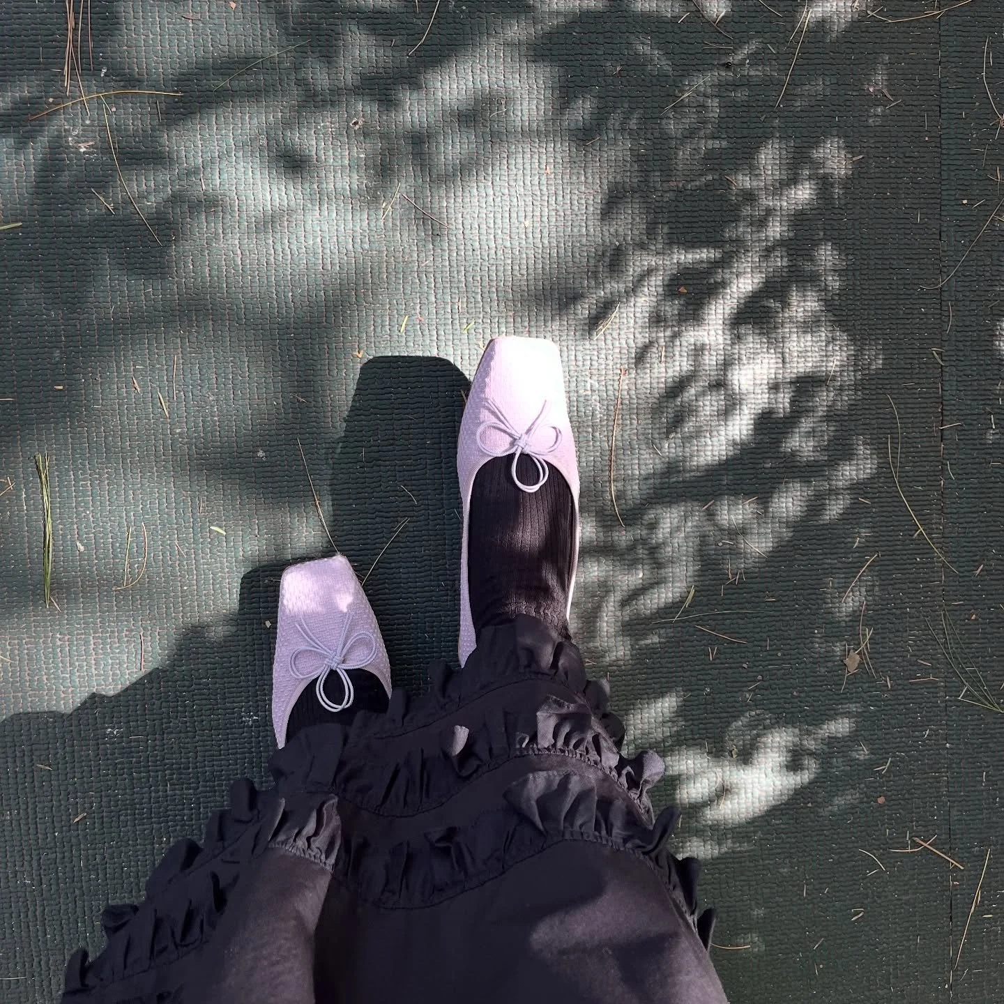 Lavender haze💜🫐🌸✨

-
#PLEIADES #PleiadesShoes #designershoes #ballerinashoes #balletinaflats #tweedshoes #tweedballerinas #shoesaddict #dailyshoes #craftsmanship #consciousluxury #luxuryshoes #flatshoes #플레이아데스슈즈