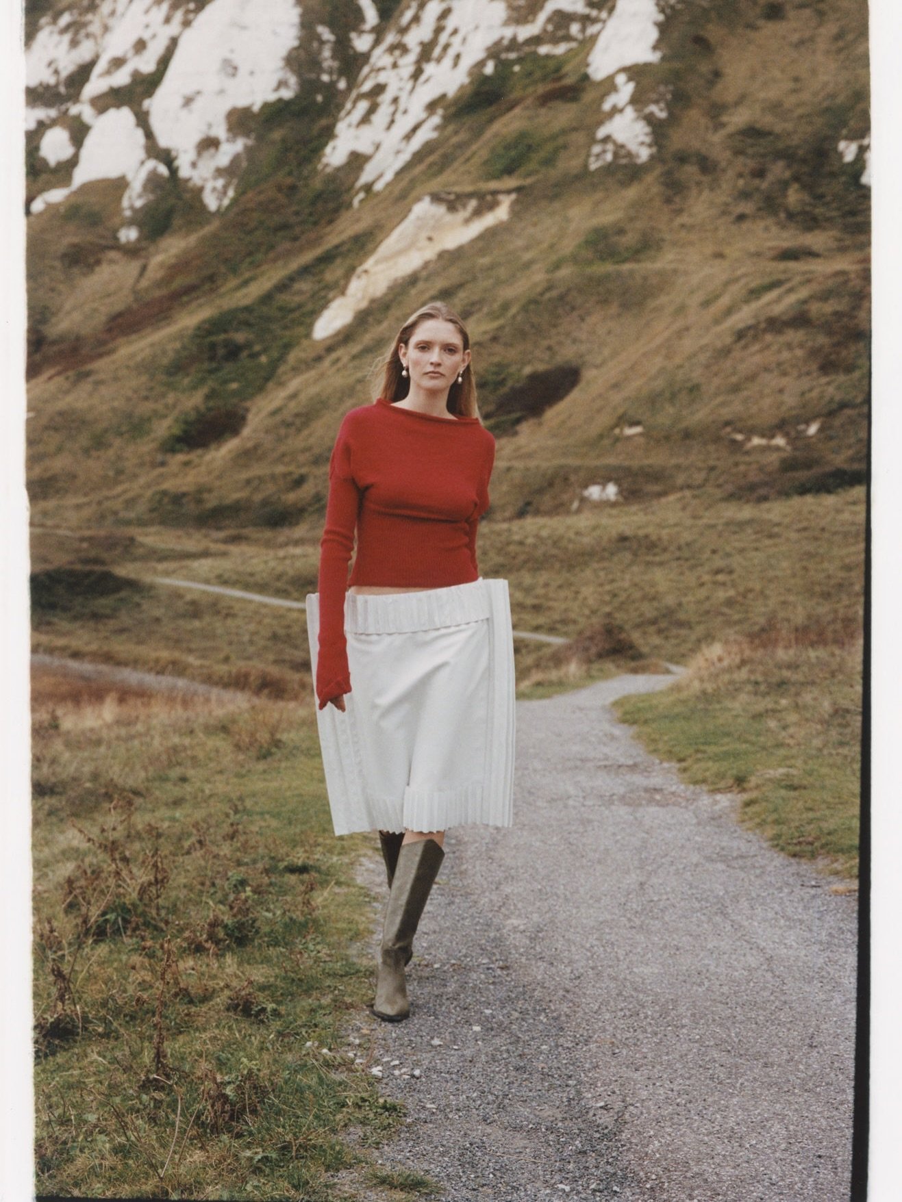 CHARLOTTE Olive with @grazia_magazine_bg 🦋✨
-
PHOTOGRAPHER  &Aacute;gnes Wonke-T&oacute;th @agneswonke
STYLIST  Lauren Croft @laurenncroftt
HMUA  Megan McPhilemy @meganonmakeup
MODEL  India Rawsthorn with Select @indiarawsthorn @selectmodellondon
PH