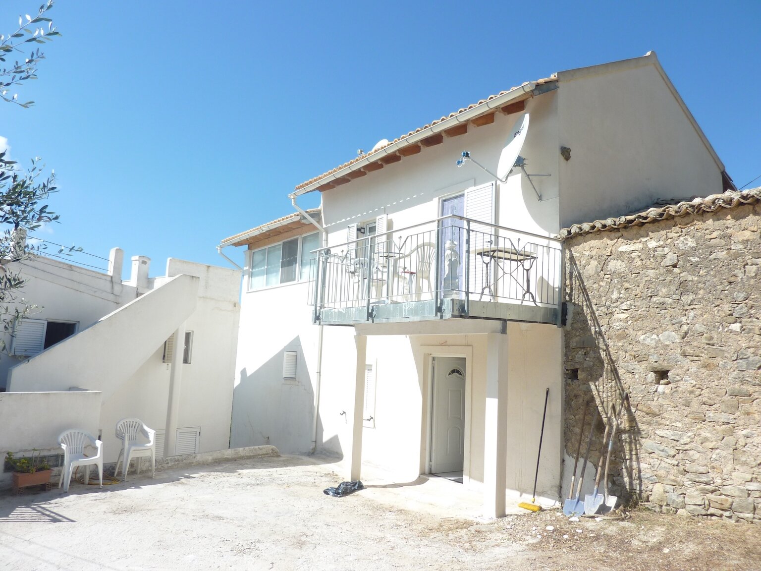 Corfu_Estate_Agents_Hillside_Apartment_2.jpg