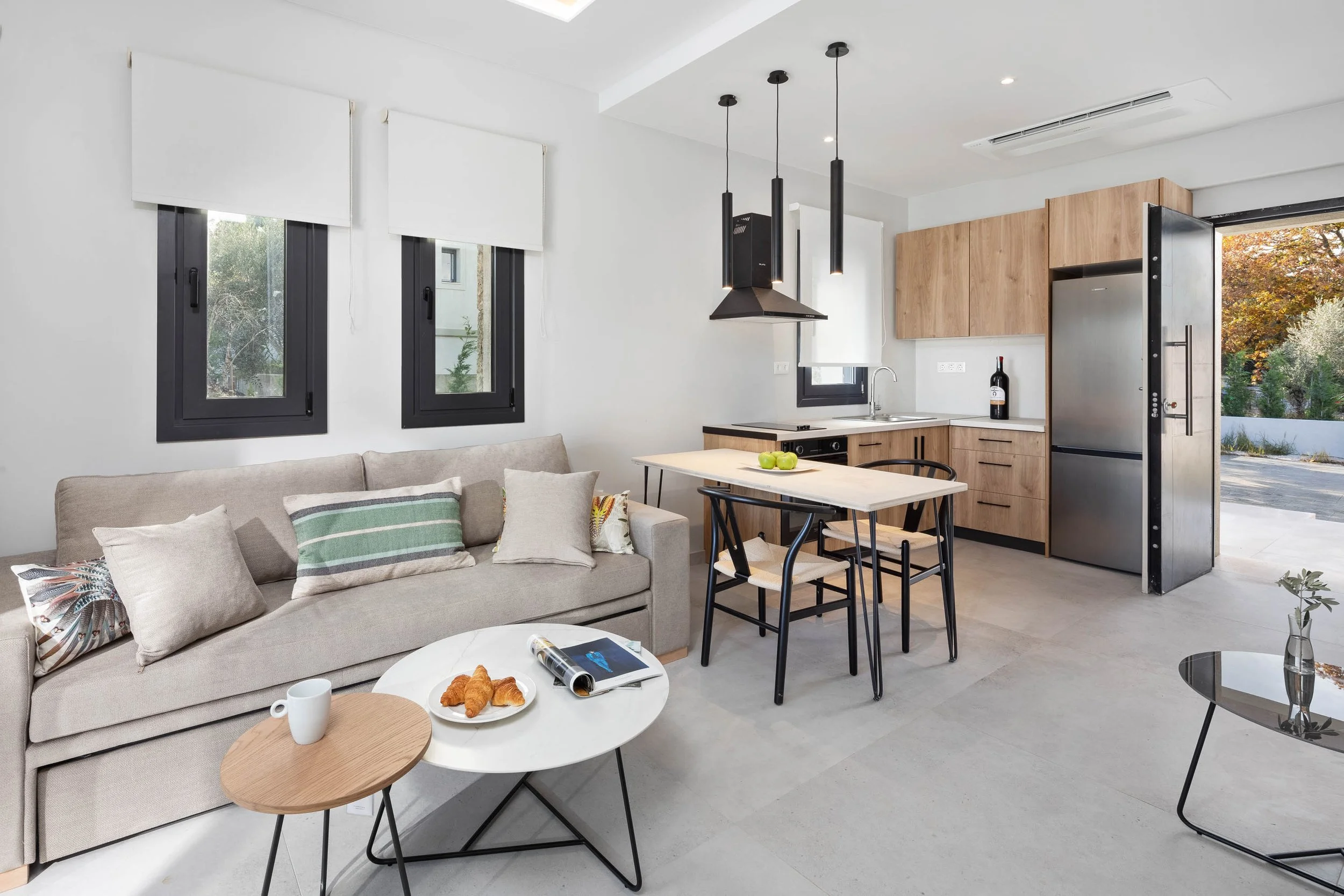 KITCHEN_DIMING ROOM.JPG