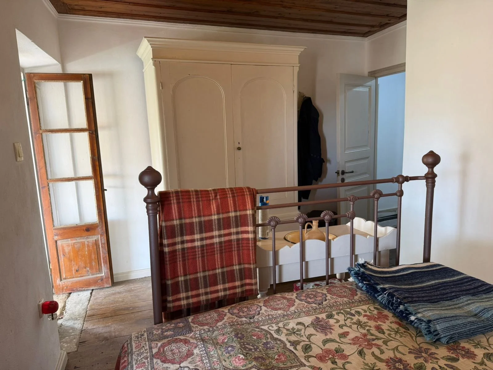 Bedroom 1 to balcony.jpeg