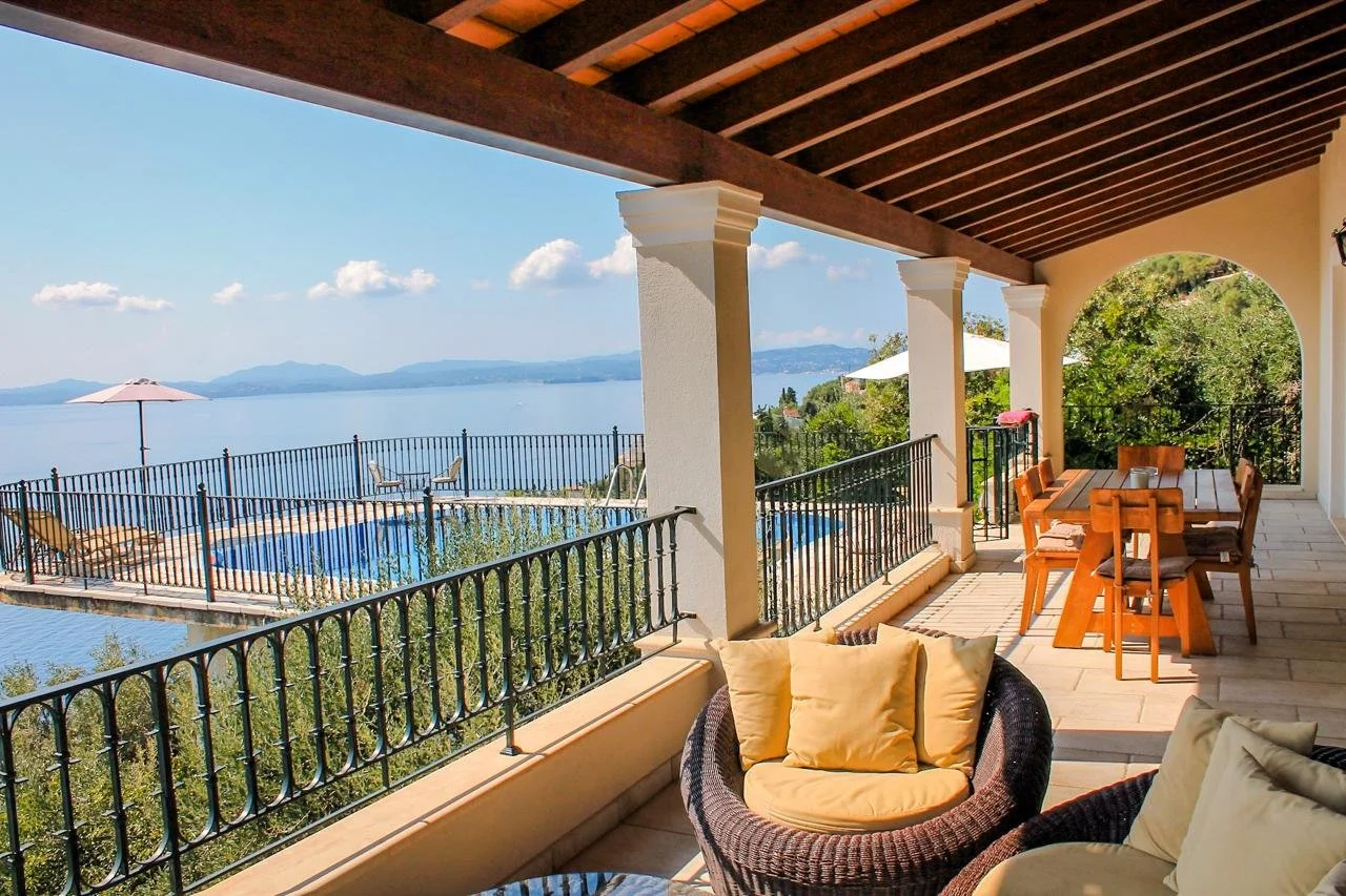 Upstairs balcony.jpeg