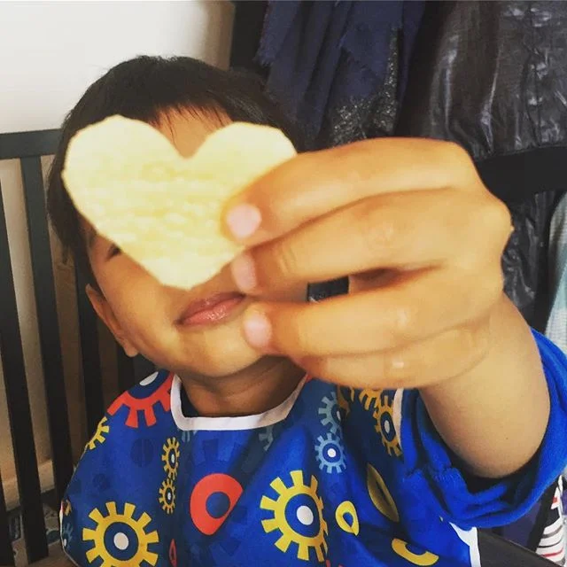 Heart shaped fruits always taste better!#cookiecutterstrickforfussyeaters #blw #iheartfruits