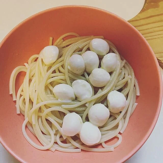 Snowball spaghetti or bird&rsquo;s nest spaghetti? #itsallinthename #marketingtrickfortoddlers  #momlife