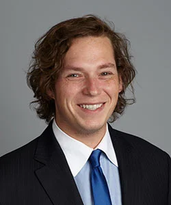 portrait_greg.jpg