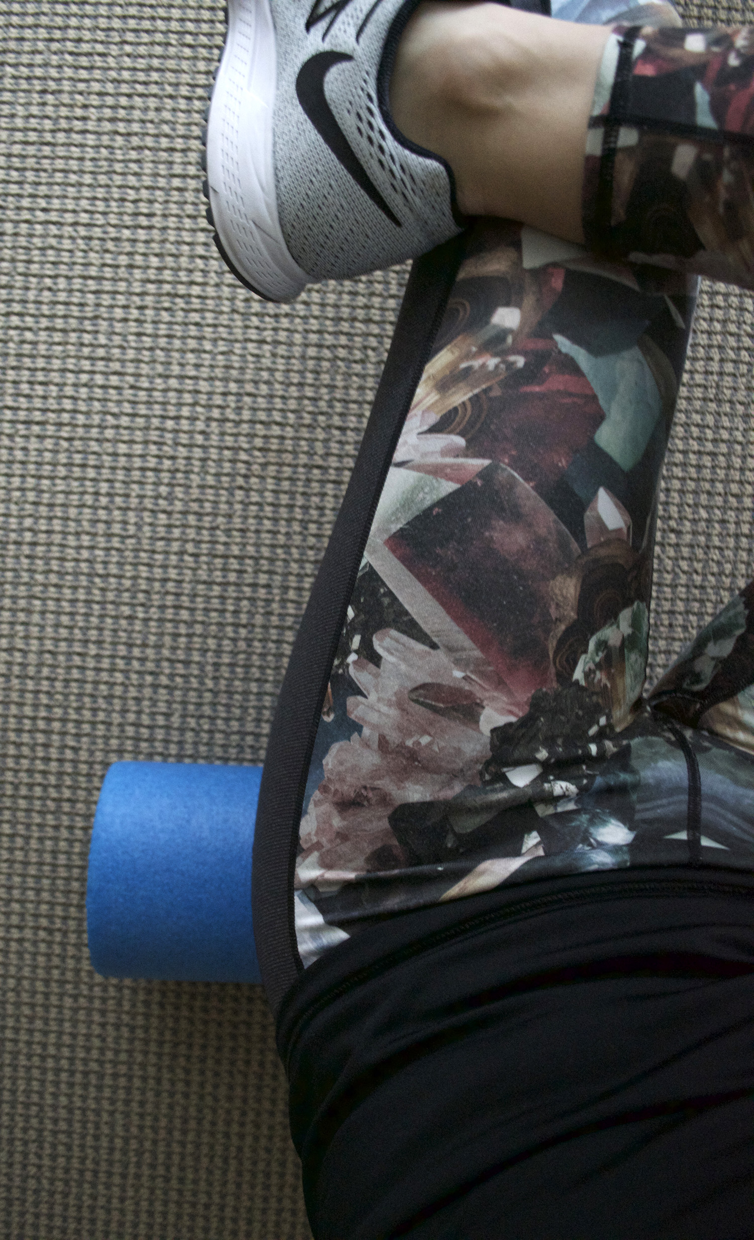 FOAM ROLLER , NIKE BASELAYER, BURTON LEGGINGS , NIKE ZOOM PEGASUS 32