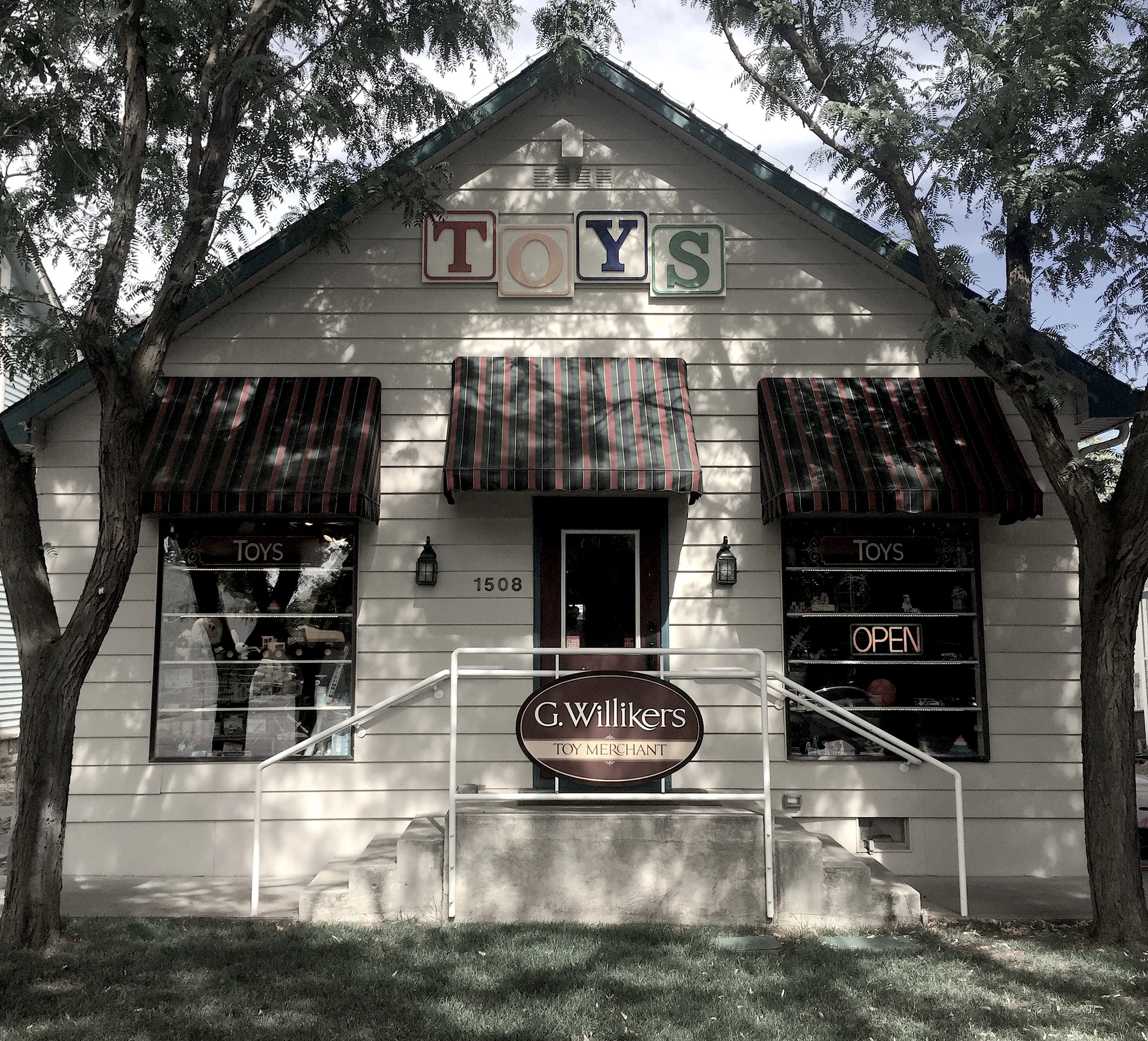 gw storefront square.JPG