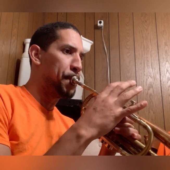 This is Nefris, another student at Trumpet Headquarters. He posts videos every so often for my feedback and he is sounding great! I love seeing my students continue to play the trumpet with joy. 🙌
.
#trumpetdepartment #clasesdetrompeta #trumpetteach