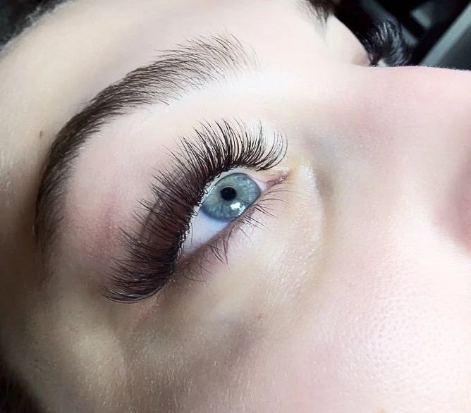 Volume lashes!! Great for woman who want a deep more full look! Or someone who doors not have a lot of lashes it's a great way to give the illusion of having more!!