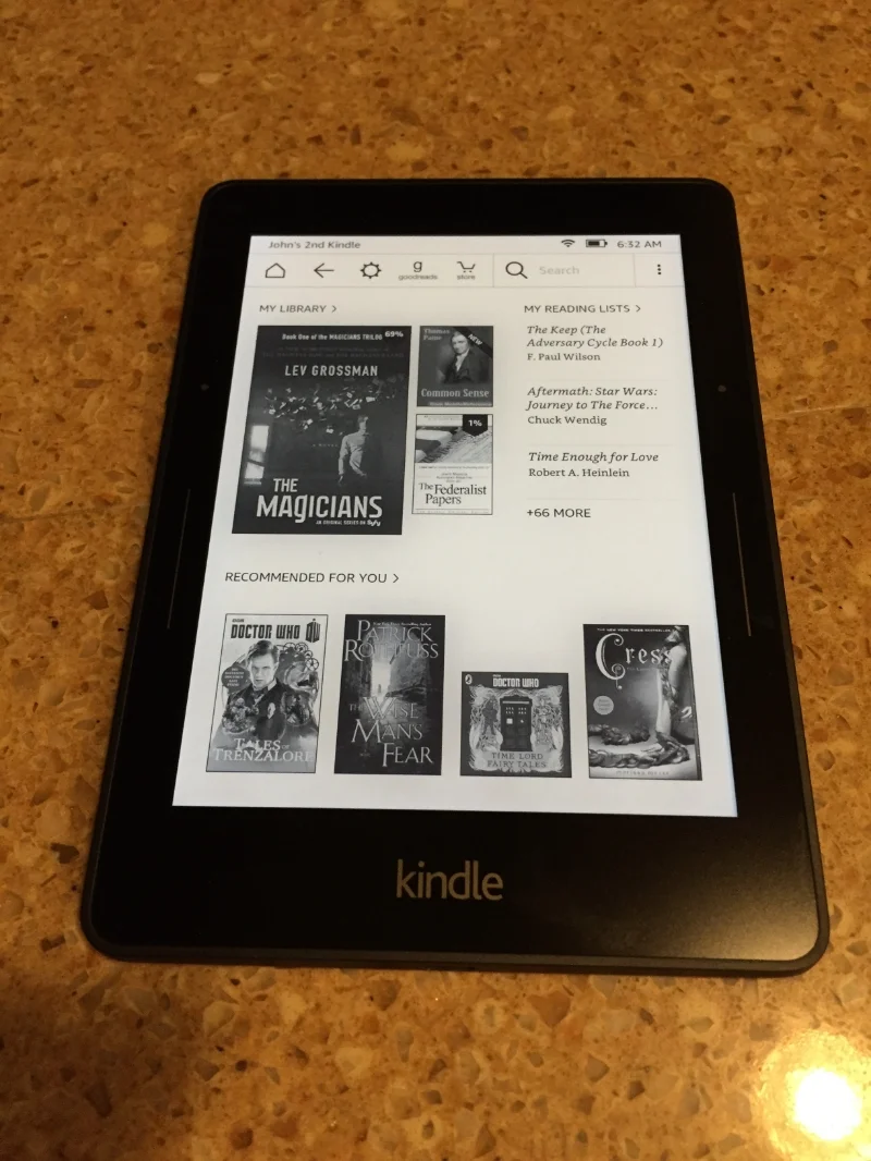 Jaz's new Amazon Kindle Voyage!
