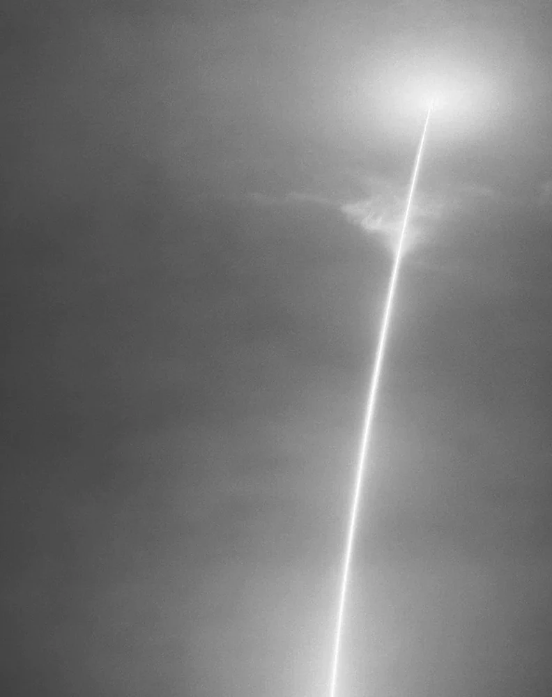 Ray, papier peint en rouleau photoluminescent - dimension variable 2011