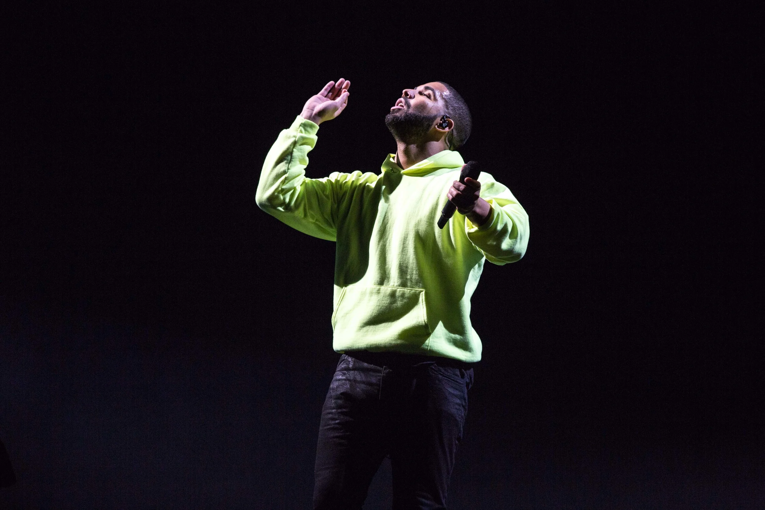 Drake-Governors-Ball-NYC-2015-by-Pip-Cowley-1506051-6.jpg